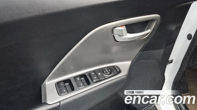 Kia Niro Plus Air (таксомоторный тип), 2023 17