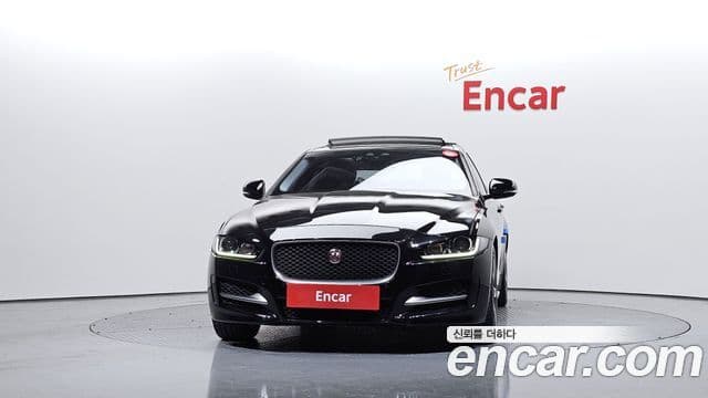 Jaguar XE 20d R스포츠, 2018 3
