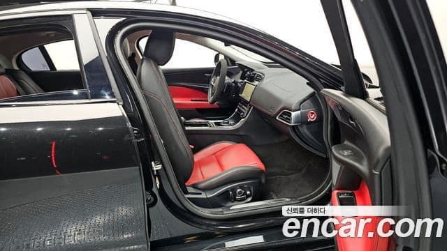 Jaguar XE 20d R스포츠, 2018 11