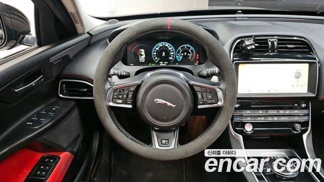 Jaguar XE 20d R스포츠, 2018 13