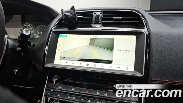 Jaguar XE 20d R스포츠, 2018 16