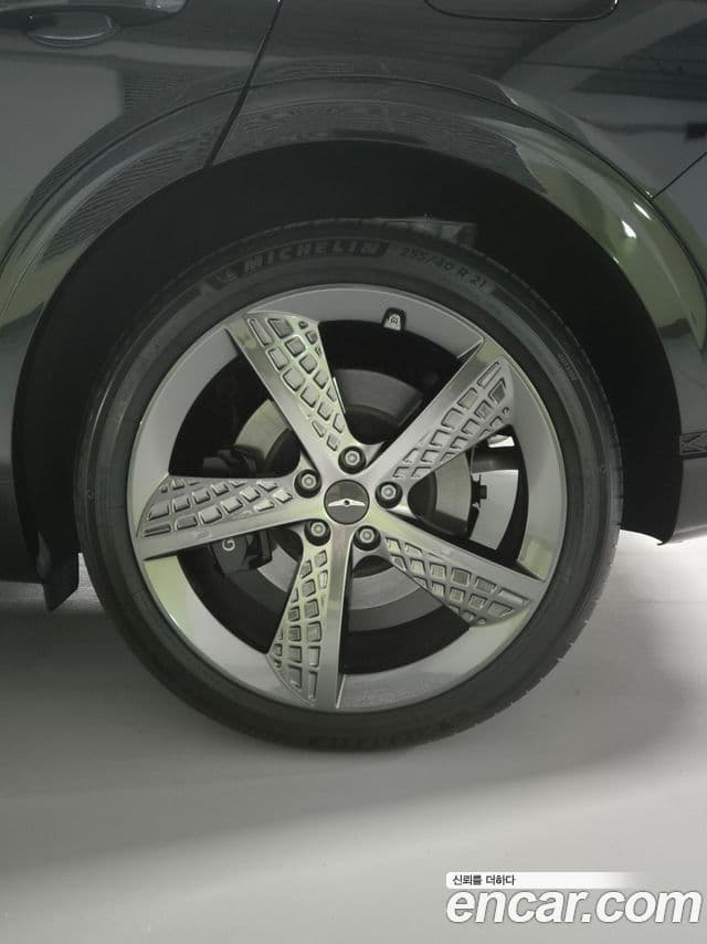 Genesis GV70, 2024 9