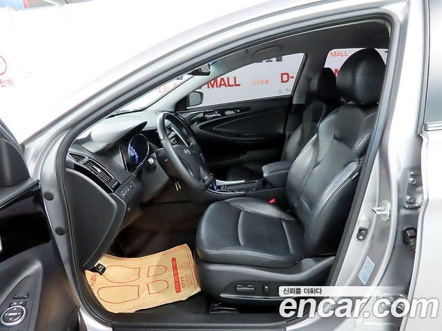 Hyundai YF Sonata чёрный, 2011 6