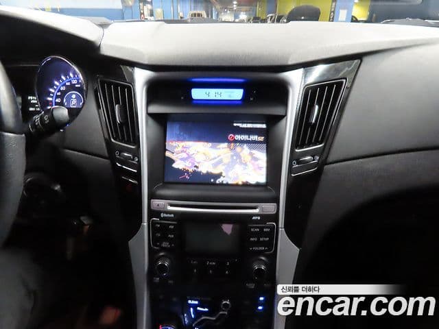 Hyundai YF Sonata чёрный, 2011 12