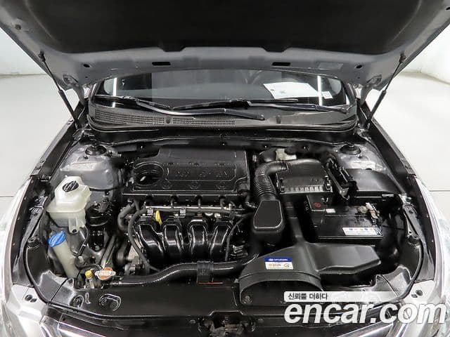 Hyundai YF Sonata чёрный, 2011 19