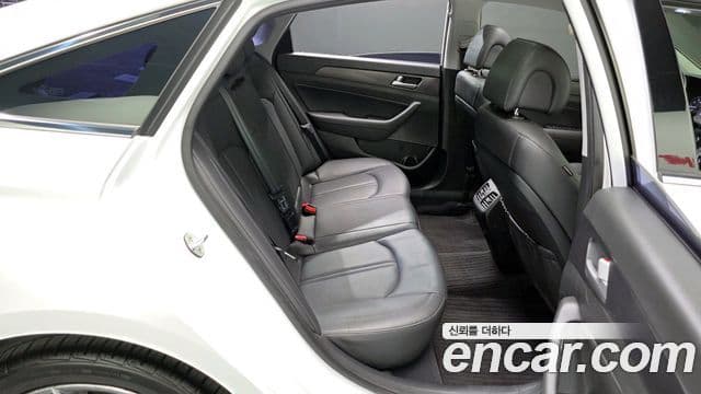 Hyundai LF Sonata 1.6 турбо Smart, 2017 12