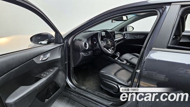 Kia The / новый New K3 2세대 Trendy, 2022 10