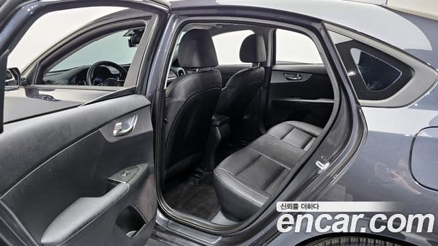 Kia The / новый New K3 2세대 Trendy, 2022 11