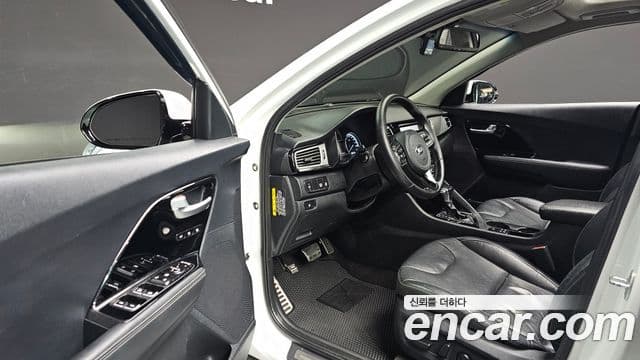 Kia Niro Noblesse, 2018 11