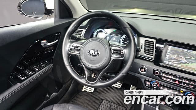 Kia Niro Noblesse, 2018 13