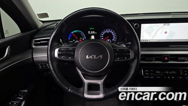 Kia K5 гибрид 3세대 Prestige, 2023 13