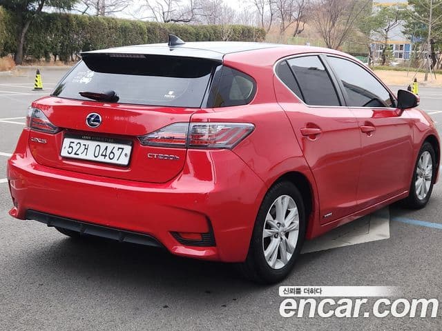 Lexus CT200h ZWA10, 2017 4