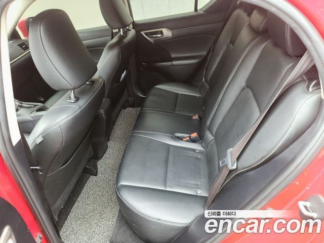 Lexus CT200h ZWA10, 2017 9