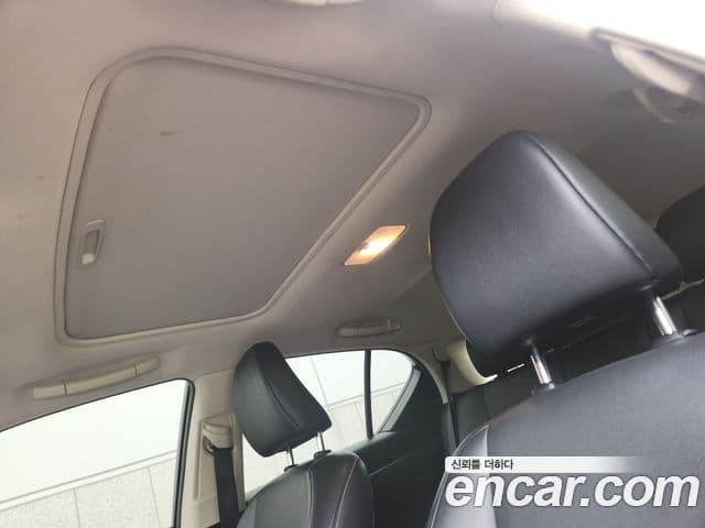 Lexus CT200h ZWA10, 2017 11