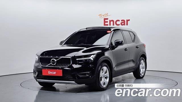 Volvo XC40 B4 Momentum, 2021 1
