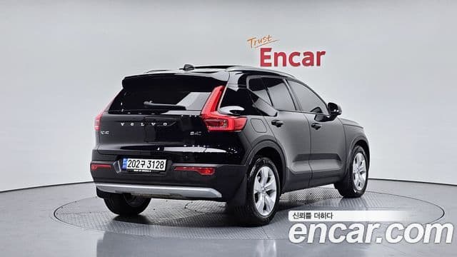 Volvo XC40 B4 Momentum, 2021 2