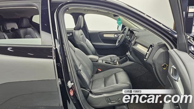 Volvo XC40 B4 Momentum, 2021 10