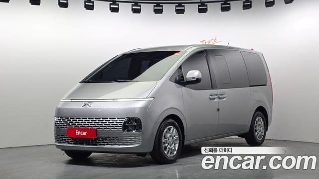 Hyundai Staria Modern, 2023 1