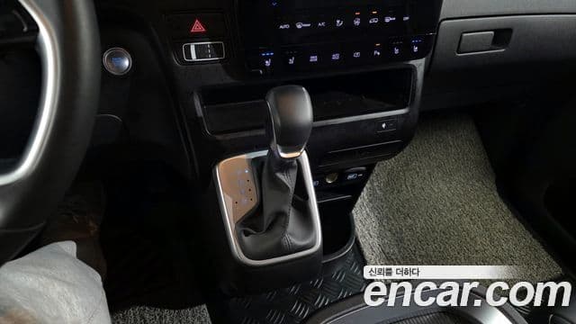 Hyundai Staria Modern, 2023 9