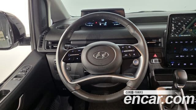 Hyundai Staria Modern, 2023 13