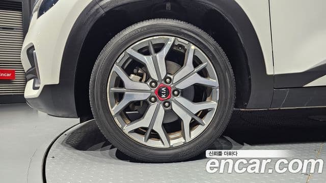 Kia Seltos Signature, 2021 все фото