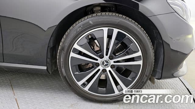 Mercedes-Benz E-класс W213 Avantgarde, 2020 все фото