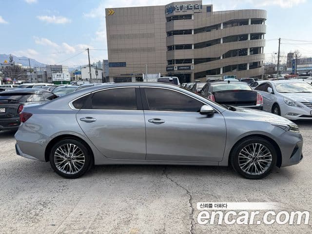 Kia The / новый New K3 2세대 Signature, 2022 6