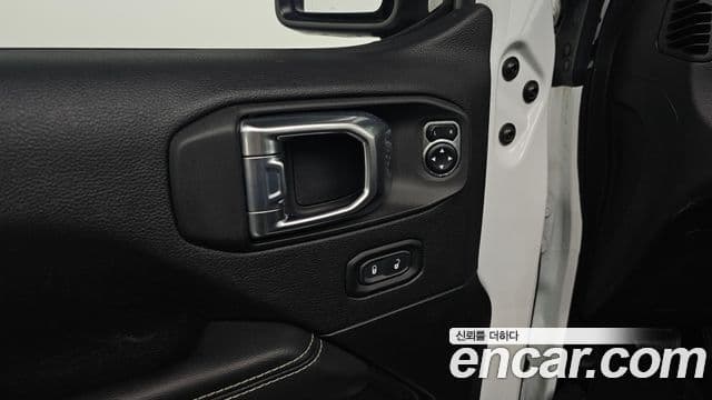 Jeep Wrangler (JL) 2.0 Overland Power top 4도어, 2021 18