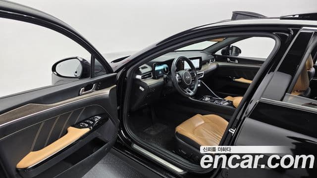 Kia K5 3세대 Signature, 2021 10