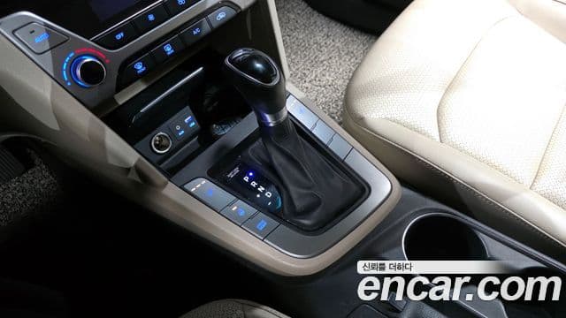 Hyundai Avante AD 1.6 GDI Smart, 2016 9