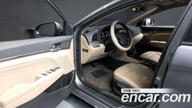 Hyundai Avante AD 1.6 GDI Smart, 2016 10