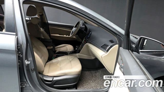 Hyundai Avante AD 1.6 GDI Smart, 2016 11