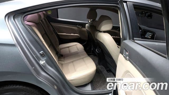 Hyundai Avante AD 1.6 GDI Smart, 2016 12