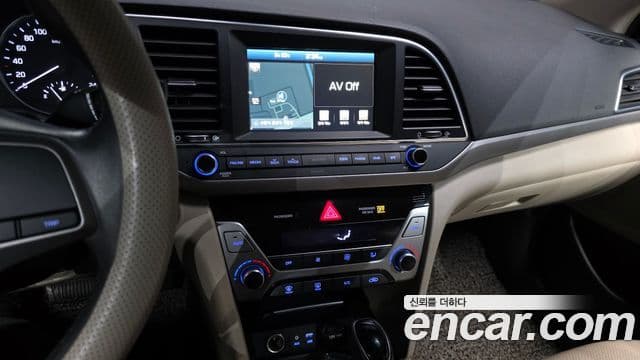 Hyundai Avante AD 1.6 GDI Smart, 2016 15