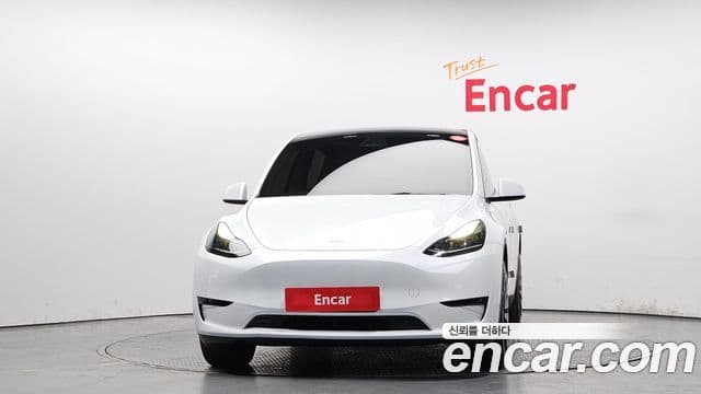 Tesla модель Y Long Range AWD, 2024 3
