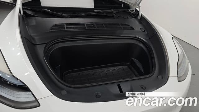 Tesla модель Y Long Range AWD, 2024 6