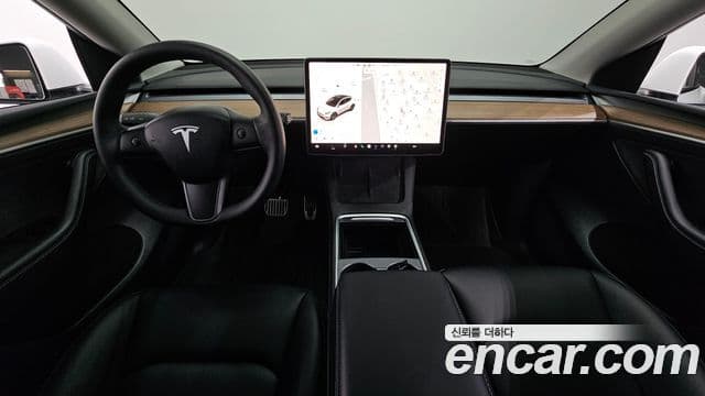 Tesla модель Y Long Range AWD, 2024 7