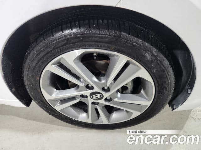 Hyundai Avante AD 1.6 GDI Value Plus, 2018 10