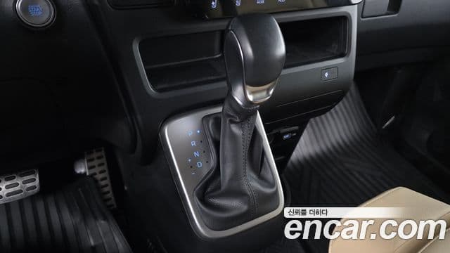 Hyundai Staria Modern, 2022 9