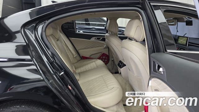 Genesis G70 Elite, 2019 12