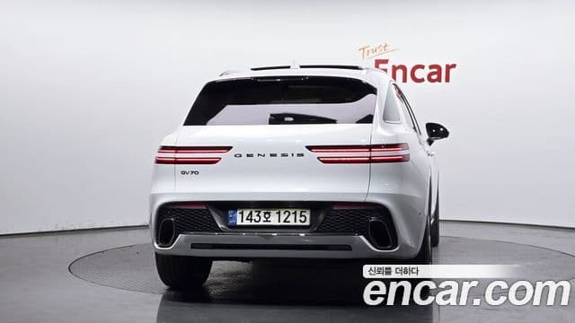 Genesis GV70, 2022 4