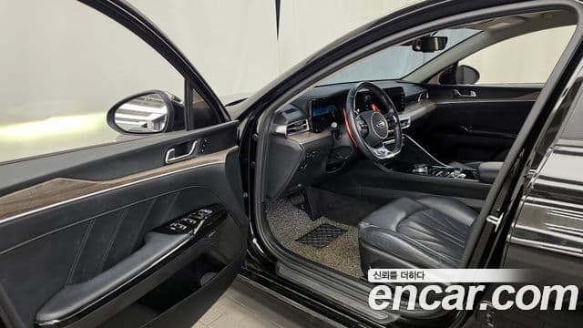 Kia K5 3세대 Signature, 2021 10