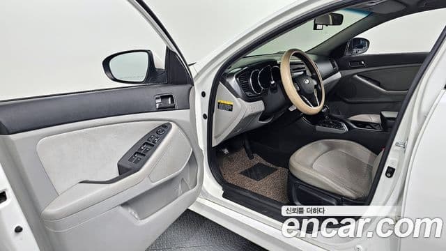 Kia K5 Special, 2011 10