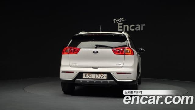 Kia Niro Prestige, 2017 4