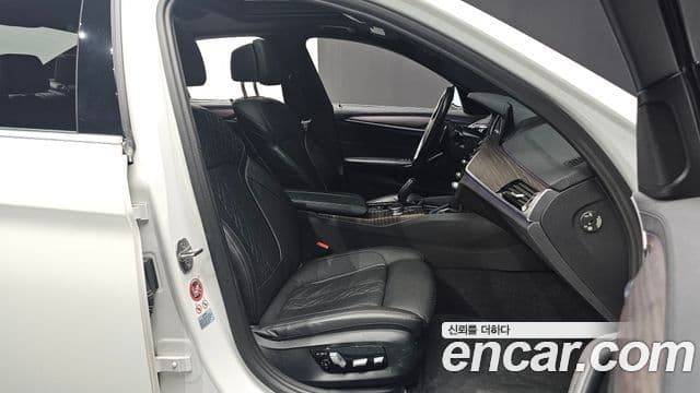BMW 5시리즈 (G30) 520d xDrive M Sport Plus, 2018 10