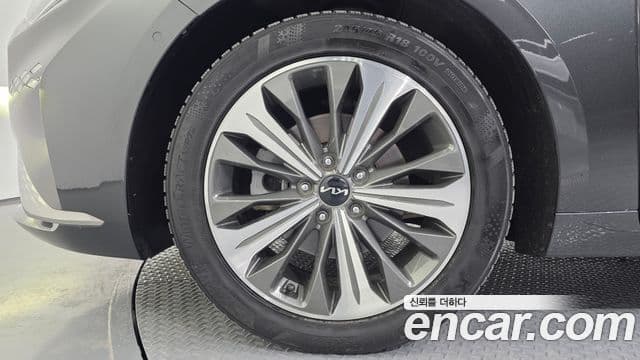 Kia K8 гибрид Signature, 2022 все фото