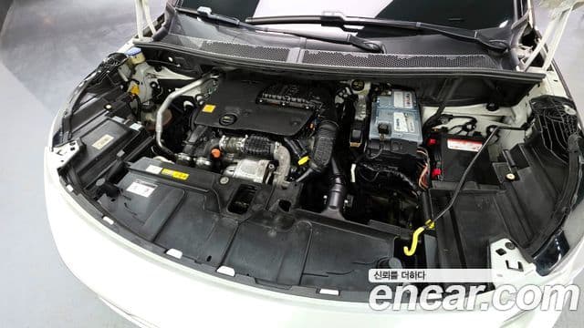 Peugeot 3008 2세대 1.6 BlueHDi Allure, 2018 6