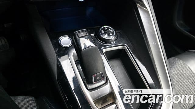 Peugeot 3008 2세대 1.6 BlueHDi Allure, 2018 9