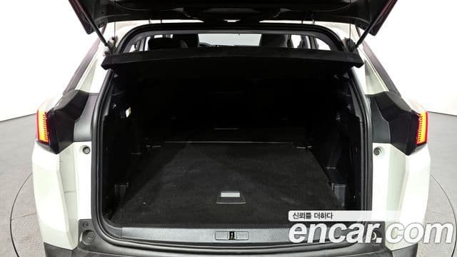 Peugeot 3008 2세대 1.6 BlueHDi Allure, 2018 20