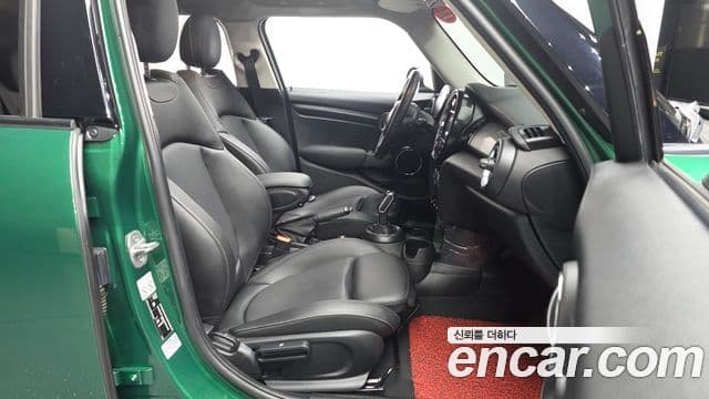 Mini Cooper 3세대, 2021 11